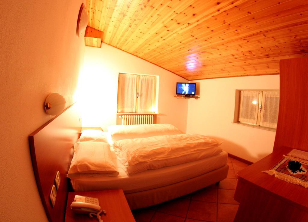 Hotel Milano Piazzatorre Exteriér fotografie